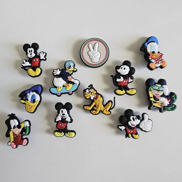 Schuhstecker/Shoe Charms für MICKEY/MINNIE MOUSE/PLUTO/GOOFY/DAISY/DONALD* Fans